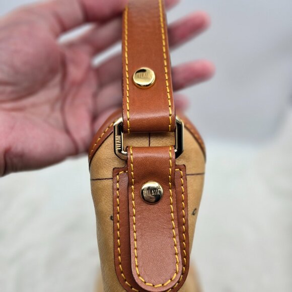 Geo Classic Shoulder Bag - Picture 9 of 12